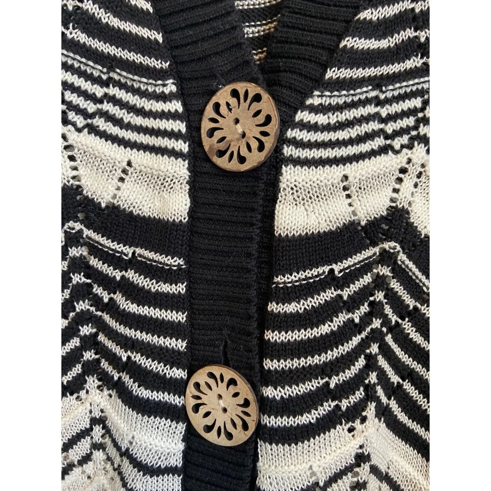 Icelandic Design Black‎ White Chevron Knit Cardigan Wood Buttons Silk Blend M